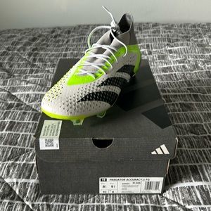 Selling a pair of brand new adidas predator accuracy .1 FG